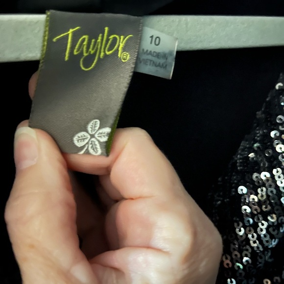 Black and Silver Cocktail Dress - Picture 4 of 6